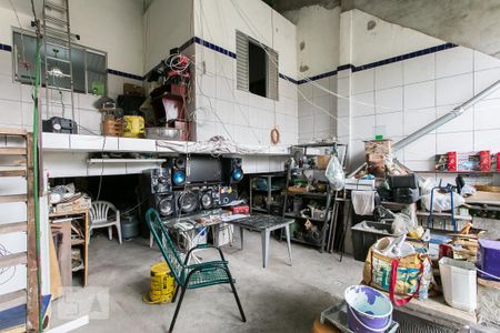 Casa à venda com 160m², 2 quartos e 2 vagas Casa à venda com 160m², 2 quartos e 2 vagasQuintal