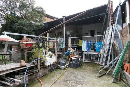 Casa à venda com 160m², 2 quartos e 2 vagas Casa à venda com 160m², 2 quartos e 2 vagasQuintal