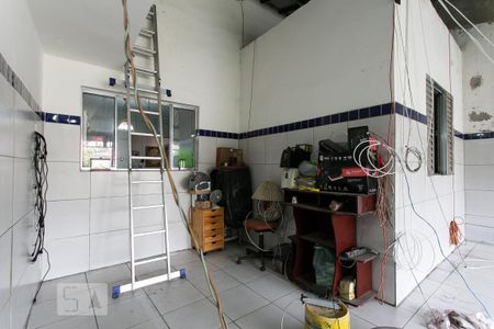 Casa à venda com 160m², 2 quartos e 2 vagas Casa à venda com 160m², 2 quartos e 2 vagasQuintal