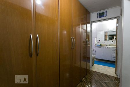 Casa à venda com 160m², 2 quartos e 2 vagas Casa à venda com 160m², 2 quartos e 2 vagasCloset da Suíte