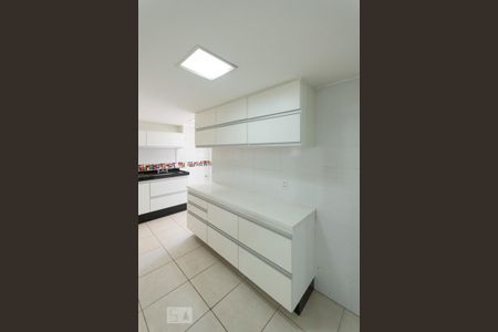 Apartamento à venda com 115m², 3 quartos e 2 vagas Apartamento à venda com 115m², 3 quartos e 2 vagasCozinha e Área de Serviço