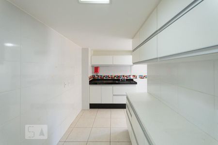 Apartamento à venda com 115m², 3 quartos e 2 vagas Apartamento à venda com 115m², 3 quartos e 2 vagasCozinha e Área de Serviço