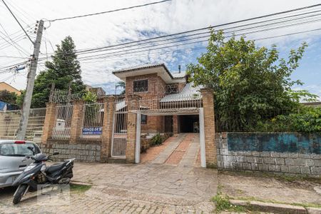 Casa à venda com 340m², 3 quartos e 3 vagas Casa à venda com 340m², 3 quartos e 3 vagasFachada
