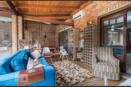 Casa à venda com 340m², 3 quartos e 3 vagas Casa à venda com 340m², 3 quartos e 3 vagasvaranda