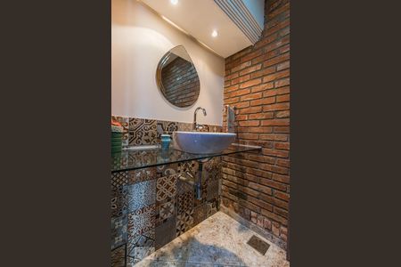 Casa à venda com 340m², 3 quartos e 3 vagas Casa à venda com 340m², 3 quartos e 3 vagasLavabo