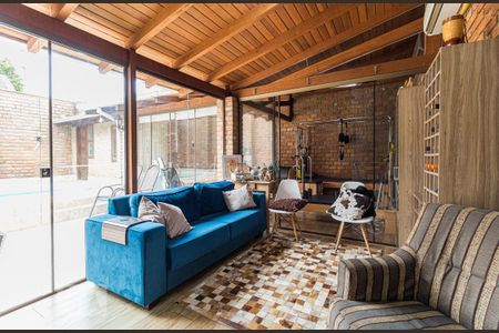 Casa à venda com 340m², 3 quartos e 3 vagas Casa à venda com 340m², 3 quartos e 3 vagasvaranda