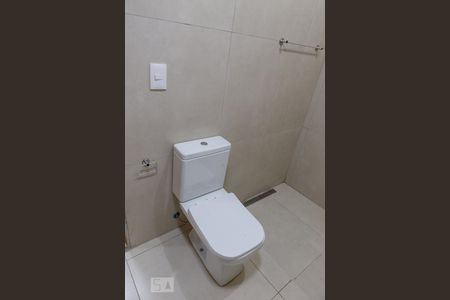 Casa à venda com 320m², 3 quartos e 1 vaga Casa à venda com 320m², 3 quartos e 1 vagaBanheiro da Suíte