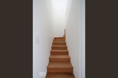 Apartamento para alugar com 83m², 1 quarto e 1 vagaEscada