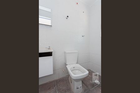 Casa para alugar com 30m², 1 quarto e sem vaga Casa para alugar com 30m², 1 quarto e sem vagaBanheiro