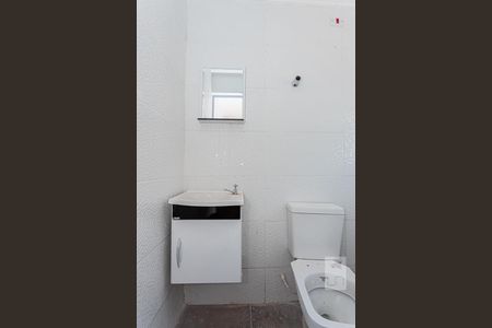 Casa para alugar com 30m², 1 quarto e sem vaga Casa para alugar com 30m², 1 quarto e sem vagaBanheiro