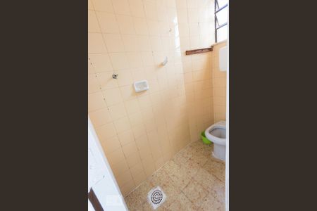 Apartamento à venda com 110m², 2 quartos e 1 vaga Apartamento à venda com 110m², 2 quartos e 1 vagaBanheiro de Serviço