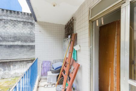Apartamento à venda com 110m², 2 quartos e 1 vaga Apartamento à venda com 110m², 2 quartos e 1 vagaVaranda