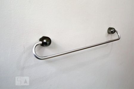 Detalhe banheiro de kitnet/studio para alugar com 1 quarto, 30m² em Canto do Forte, Praia Grande