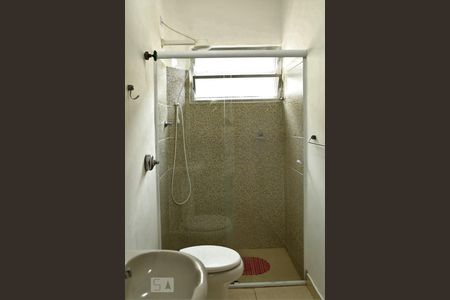 Banheiro-Box de kitnet/studio para alugar com 1 quarto, 30m² em Canto do Forte, Praia Grande
