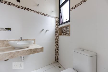 Casa de condomínio à venda com 480m², 4 quartos e 8 vagas Casa de condomínio à venda com 480m², 4 quartos e 8 vagasBanheiro da Suíte 3