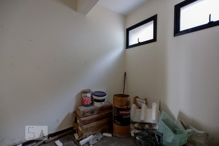 Casa de condomínio à venda com 480m², 4 quartos e 8 vagas Casa de condomínio à venda com 480m², 4 quartos e 8 vagasQuarto de Serviço