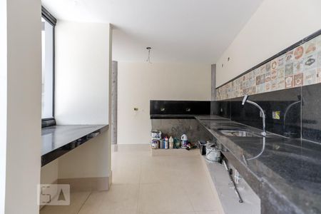 Casa de condomínio à venda com 480m², 4 quartos e 8 vagas Casa de condomínio à venda com 480m², 4 quartos e 8 vagasEspaço Gourmet