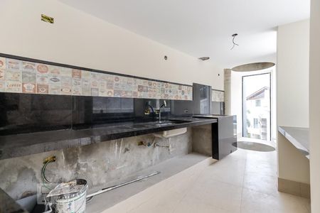 Casa de condomínio à venda com 480m², 4 quartos e 8 vagas Casa de condomínio à venda com 480m², 4 quartos e 8 vagasEspaço Gourmet