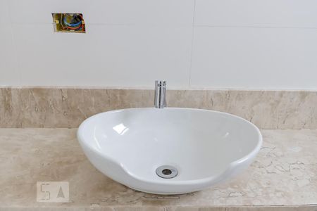 Casa de condomínio à venda com 480m², 4 quartos e 8 vagas Casa de condomínio à venda com 480m², 4 quartos e 8 vagasBanheiro