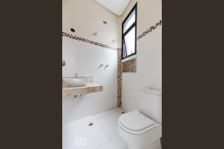 Casa de condomínio à venda com 480m², 4 quartos e 8 vagas Casa de condomínio à venda com 480m², 4 quartos e 8 vagasBanheiro da Suíte 3