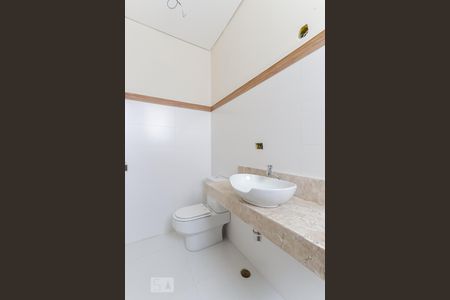 Casa de condomínio à venda com 480m², 4 quartos e 8 vagas Casa de condomínio à venda com 480m², 4 quartos e 8 vagasBanheiro