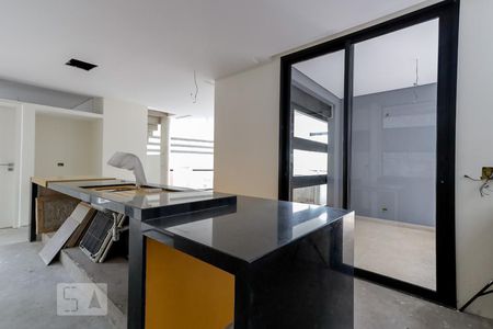 Casa de condomínio à venda com 480m², 4 quartos e 8 vagas Casa de condomínio à venda com 480m², 4 quartos e 8 vagasCozinha