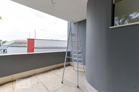 Casa de condomínio à venda com 480m², 4 quartos e 8 vagas Casa de condomínio à venda com 480m², 4 quartos e 8 vagasSacada do Espaço Gourmet