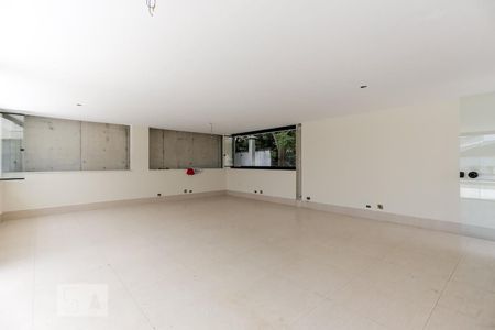 Casa de condomínio à venda com 480m², 4 quartos e 8 vagas Casa de condomínio à venda com 480m², 4 quartos e 8 vagasEspaço Gourmet