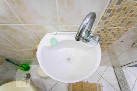 Casa à venda com 342m², 5 quartos e 2 vagas Casa à venda com 342m², 5 quartos e 2 vagasCasa 1 - Banheiro social 2