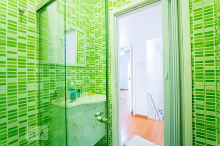 Casa à venda com 342m², 5 quartos e 2 vagas Casa à venda com 342m², 5 quartos e 2 vagasCasa 1 - Banheiro social 1