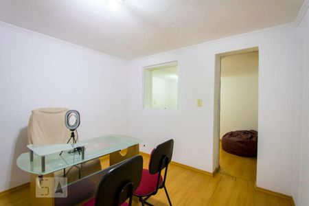 Casa à venda com 342m², 5 quartos e 2 vagas Casa à venda com 342m², 5 quartos e 2 vagasCasa 2 - Quarto