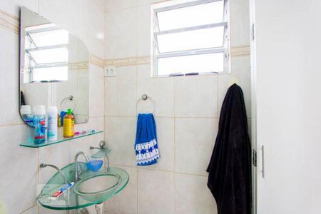 Casa à venda com 342m², 5 quartos e 2 vagas Casa à venda com 342m², 5 quartos e 2 vagasCasa 1 - Banheiro do quarto 1