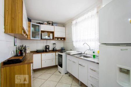Casa à venda com 342m², 5 quartos e 2 vagas Casa à venda com 342m², 5 quartos e 2 vagasCasa 1 - Cozinha