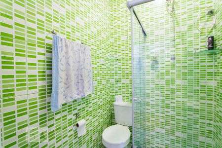 Casa à venda com 342m², 5 quartos e 2 vagas Casa à venda com 342m², 5 quartos e 2 vagasCasa 1 - Banheiro social 1