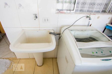 Casa à venda com 342m², 5 quartos e 2 vagas Casa à venda com 342m², 5 quartos e 2 vagasCasa 1 - Área de serviço