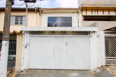 Casa à venda com 342m², 5 quartos e 2 vagas Casa à venda com 342m², 5 quartos e 2 vagasFachada