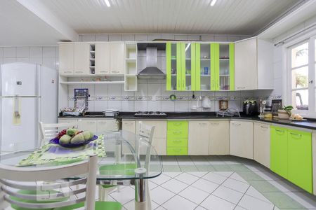 Casa à venda com 430m², 4 quartos e 2 vagasCozinha