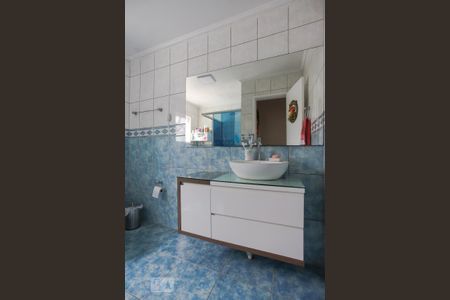 Casa à venda com 430m², 4 quartos e 2 vagasBanheiro 1