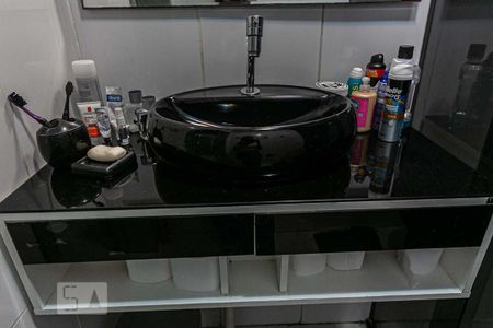 Casa à venda com 90m², 2 quartos e 2 vagasBanheiro