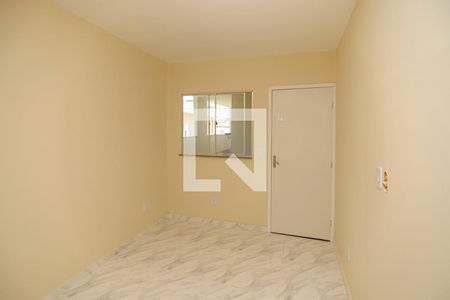 Sala de casa para alugar com 1 quarto, 25m² em Quintino Bocaiúva, Rio de Janeiro