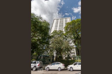 Apartamento para alugar com 140m², 4 quartos e 2 vagas Apartamento para alugar com 140m², 4 quartos e 2 vagasFachada