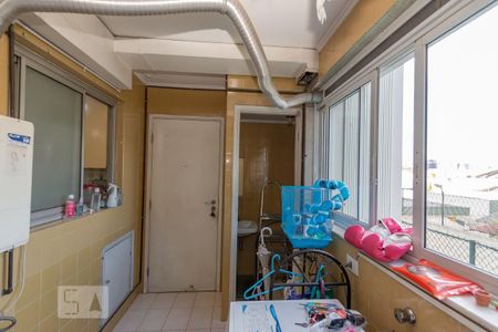 Apartamento para alugar com 140m², 4 quartos e 2 vagas Apartamento para alugar com 140m², 4 quartos e 2 vagasLavanderia