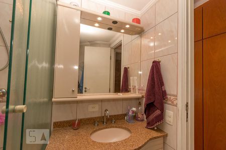 Apartamento para alugar com 140m², 4 quartos e 2 vagas Apartamento para alugar com 140m², 4 quartos e 2 vagasBanheiro da Suíte