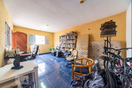 Casa à venda com 270m², 5 quartos e 4 vagas Casa à venda com 270m², 5 quartos e 4 vagasQuarto 4