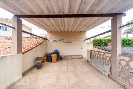 Casa à venda com 270m², 5 quartos e 4 vagas Casa à venda com 270m², 5 quartos e 4 vagasVaranda dos Fundos