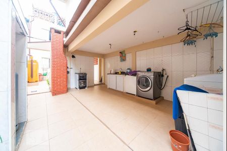 Casa à venda com 270m², 5 quartos e 4 vagas Casa à venda com 270m², 5 quartos e 4 vagasÁrea de Serviço e Churrasqueira