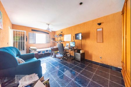 Casa à venda com 270m², 5 quartos e 4 vagas Casa à venda com 270m², 5 quartos e 4 vagasQuarto 5