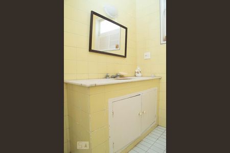 Casa à venda com 409m², 4 quartos e sem vaga Casa à venda com 409m², 4 quartos e sem vagaBanheiro