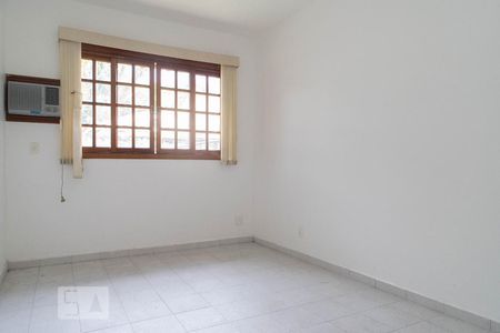 Casa à venda com 409m², 4 quartos e sem vaga Casa à venda com 409m², 4 quartos e sem vagaQuarto 3