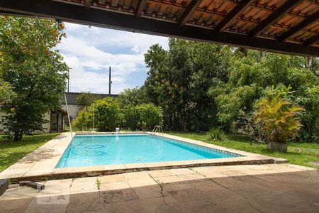 Casa à venda com 409m², 4 quartos e sem vaga Casa à venda com 409m², 4 quartos e sem vagaPiscina